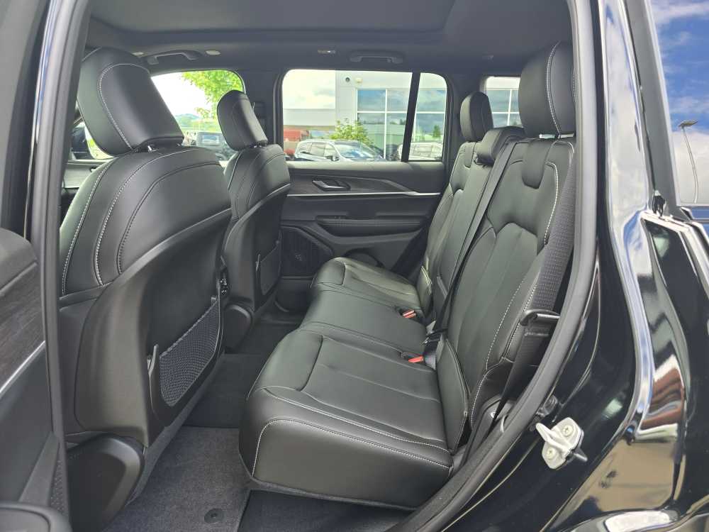 Thumbnail: 2025 Jeep Grand Cherokee - 16