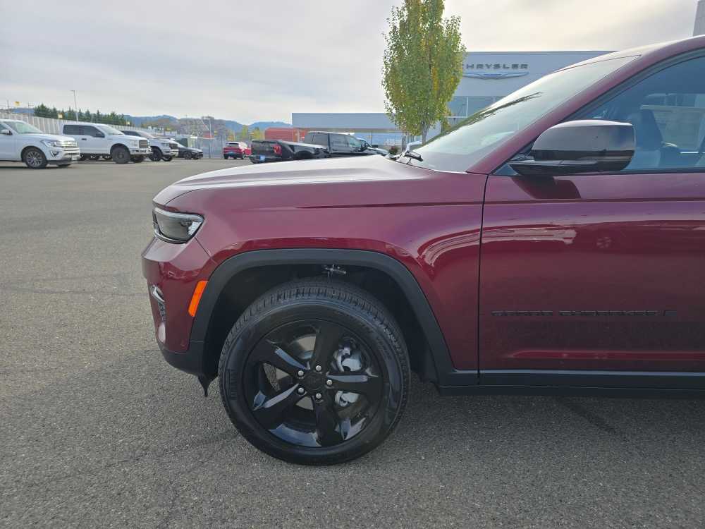 Thumbnail: 2025 Jeep Grand Cherokee - 18