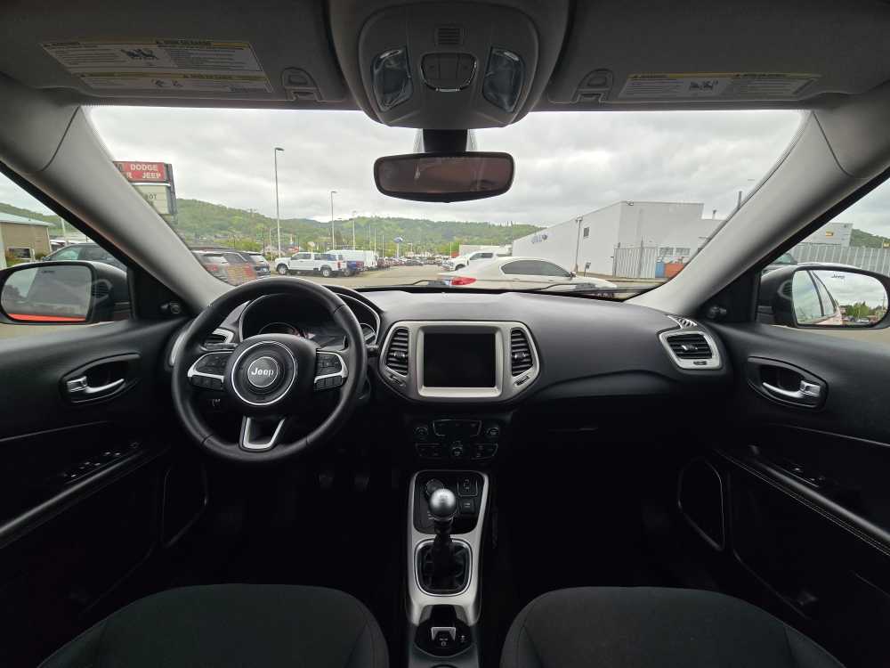 Thumbnail: 2018 Jeep Compass - 16