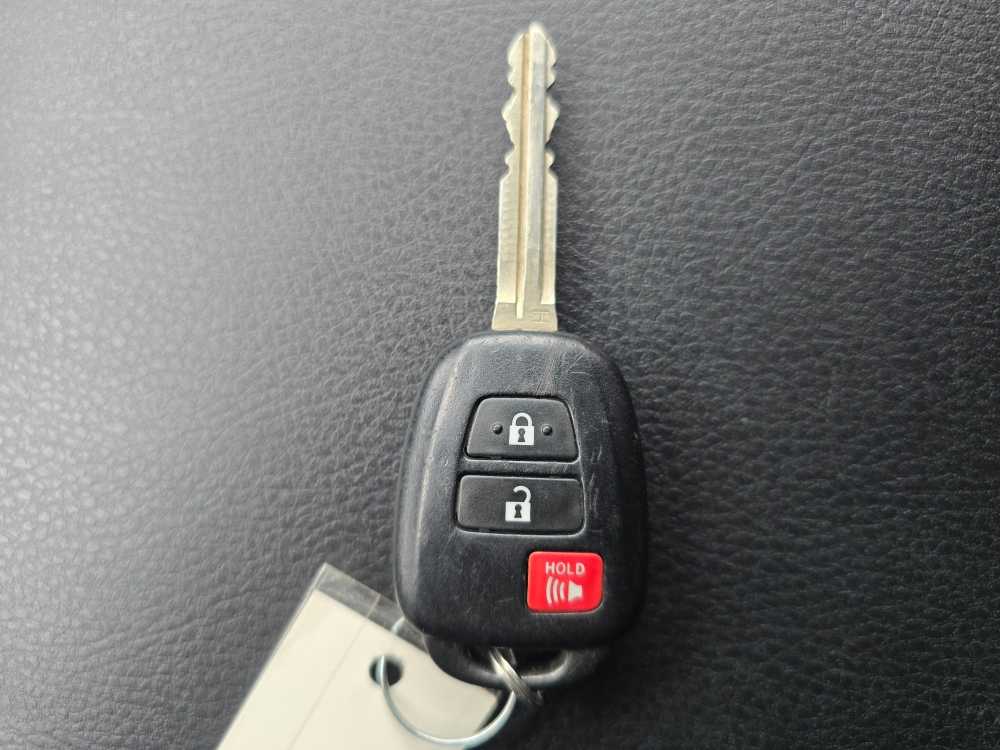 Thumbnail: 2021 Toyota Tacoma - 22