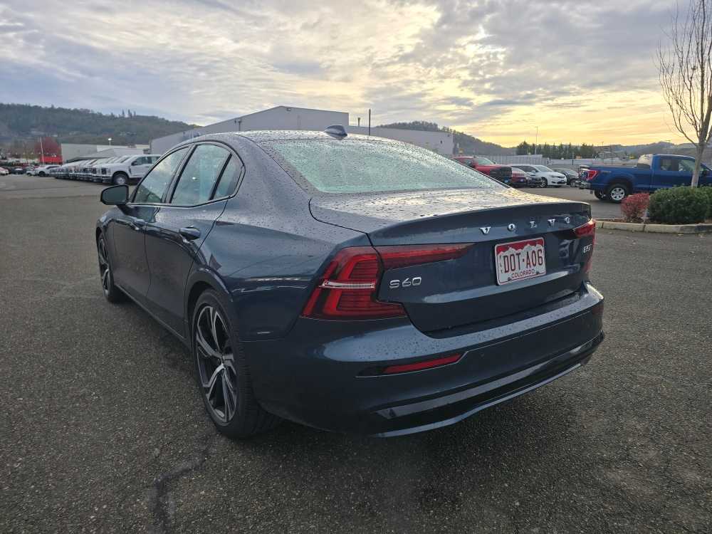 2024 Volvo S60 B5 Core photo 2