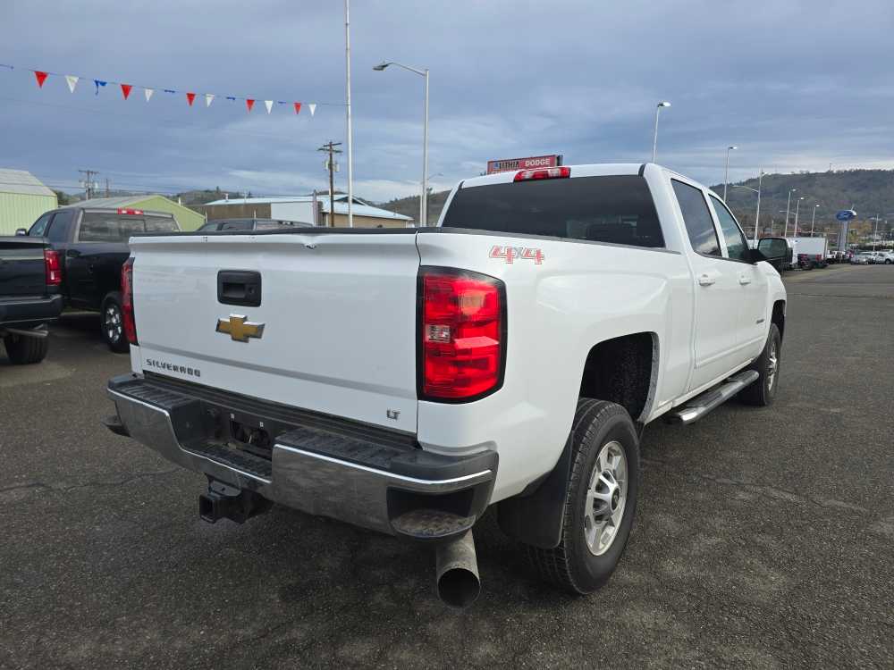 2015 Chevrolet Silverado 2500HD LT photo 2