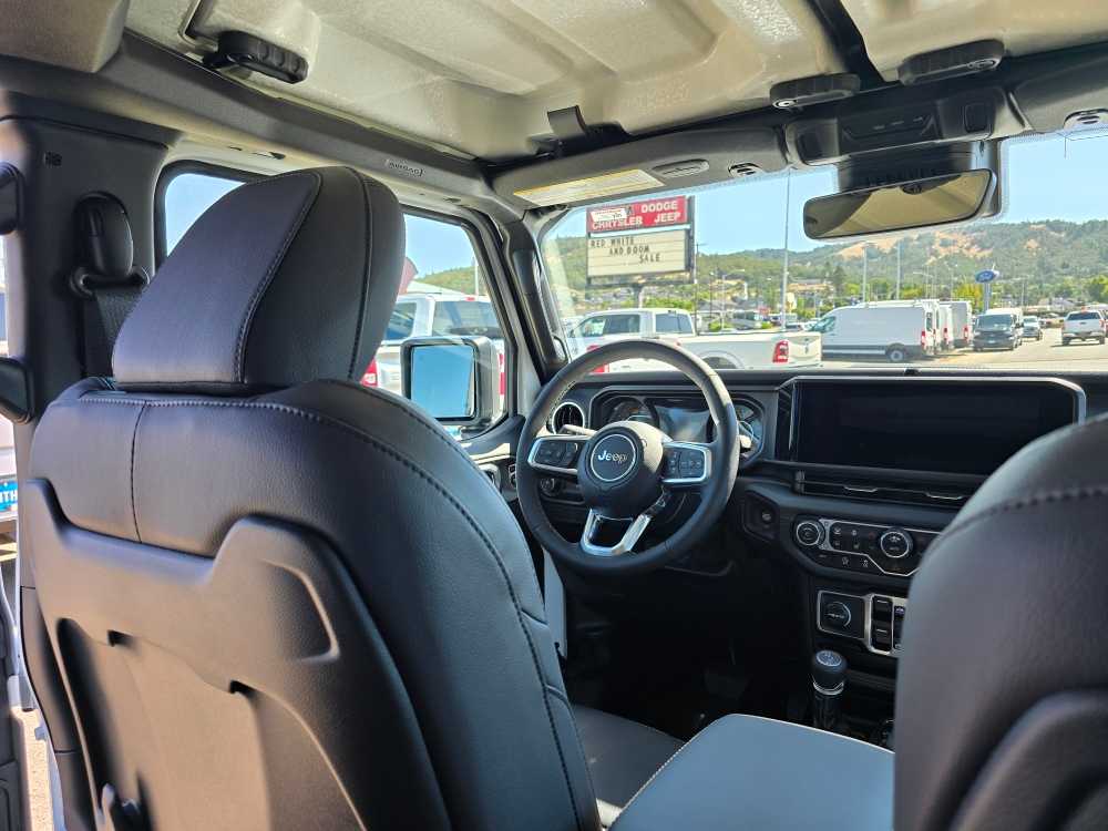 Thumbnail: 2025 Jeep Wrangler - 10