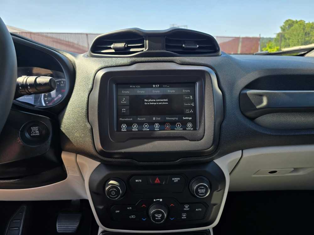 Thumbnail: 2018 Jeep Renegade - 12