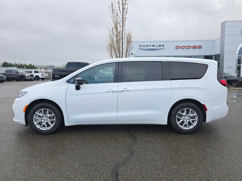 Thumbnail: 2026 Chrysler Pacifica - 2