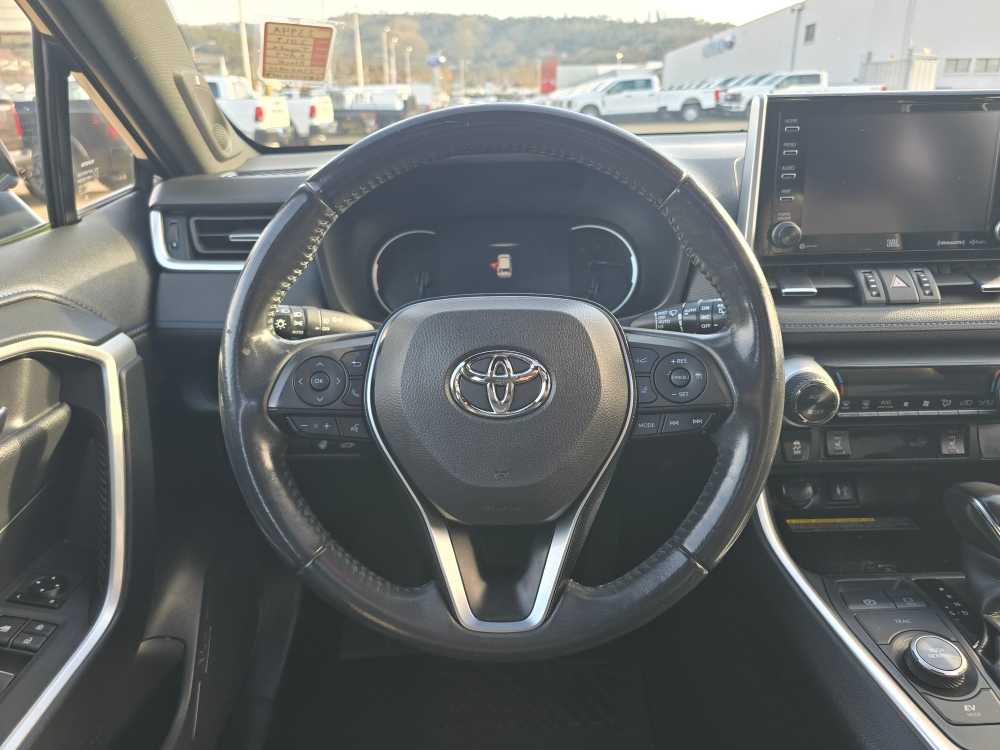 Thumbnail: 2019 Toyota RAV4 - 11