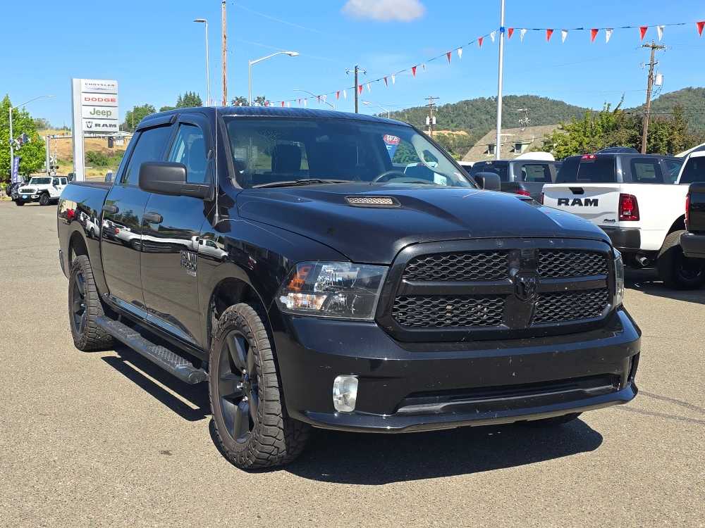 Thumbnail: 2019 RAM 1500 Classic - 4