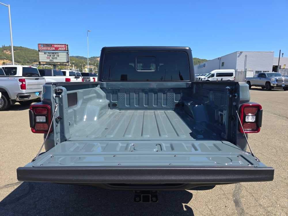 Thumbnail: 2025 Jeep Gladiator - 19