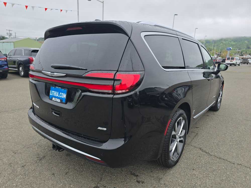 Thumbnail: 2026 Chrysler Pacifica - 5