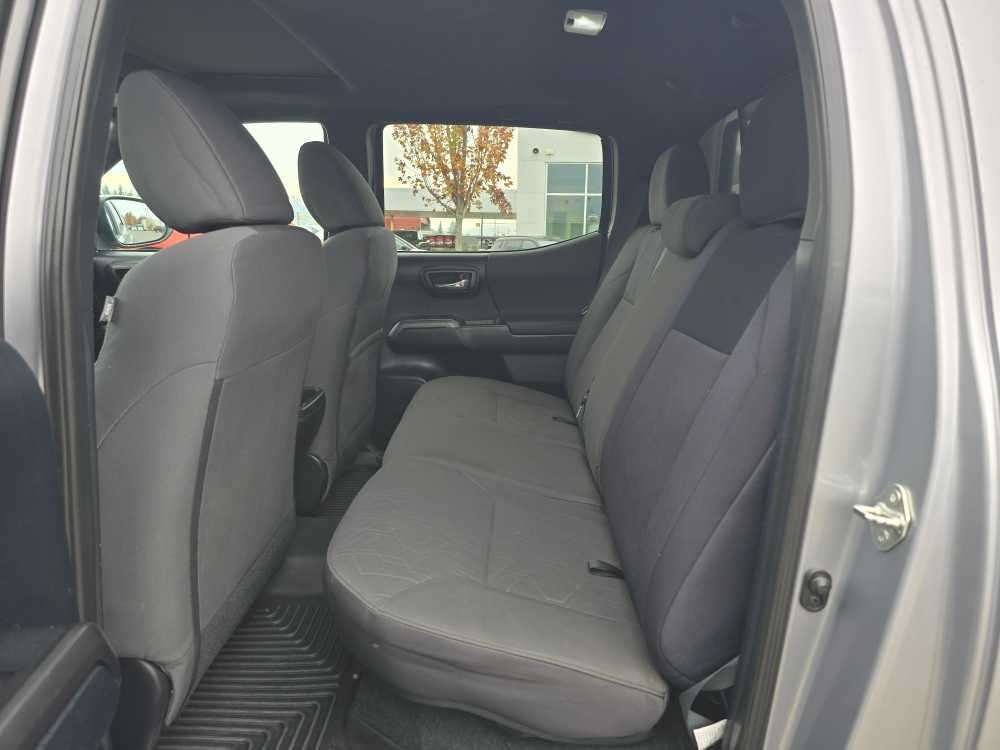 Thumbnail: 2016 Toyota Tacoma - 16