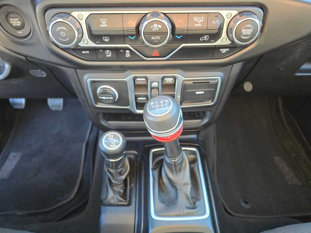 Thumbnail: 2018 Jeep Wrangler - 13