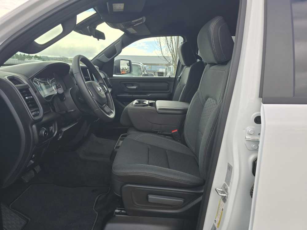 Thumbnail: 2026 RAM 1500 - 9