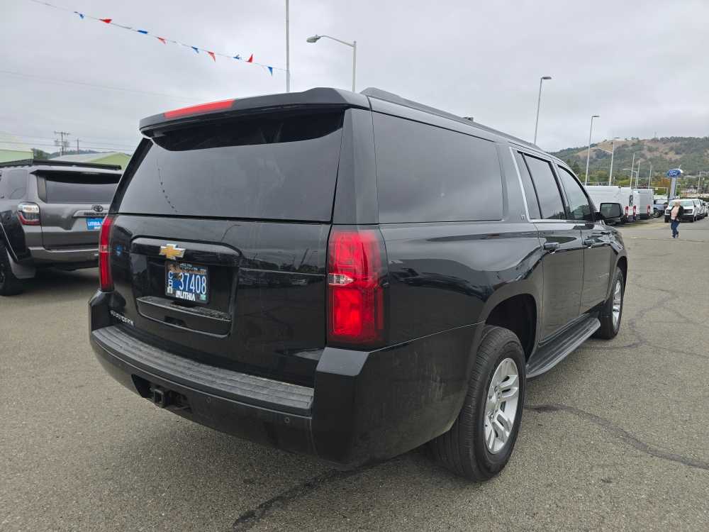 Thumbnail: 2016 Chevrolet Suburban - 3