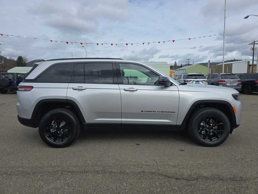 Thumbnail: 2026 Jeep Grand Cherokee - 6