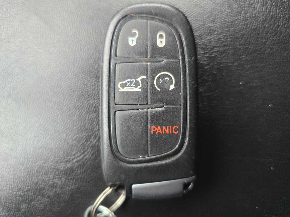 Thumbnail: 2020 Jeep Cherokee - 21