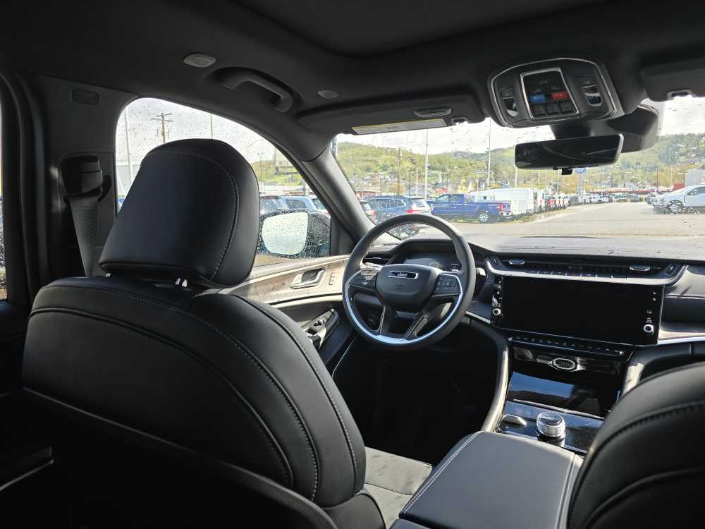 Thumbnail: 2026 Jeep Grand Cherokee - 10