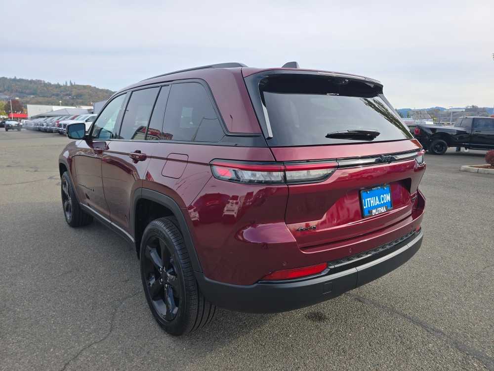 Thumbnail: 2025 Jeep Grand Cherokee - 3