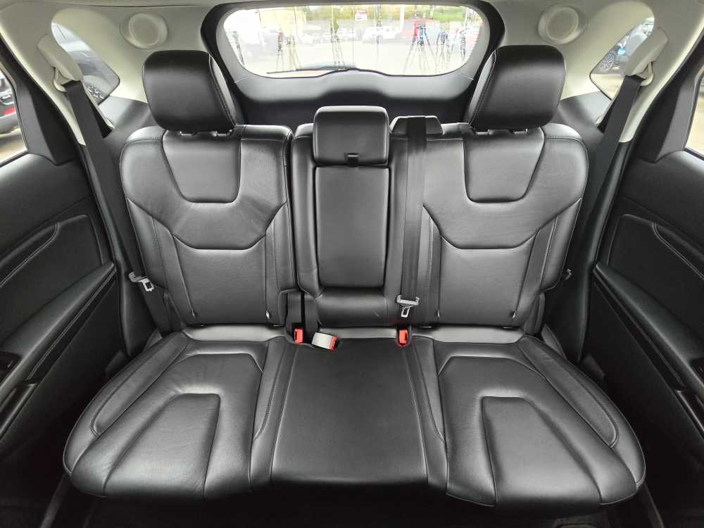 Thumbnail: 2019 Ford Edge - 17