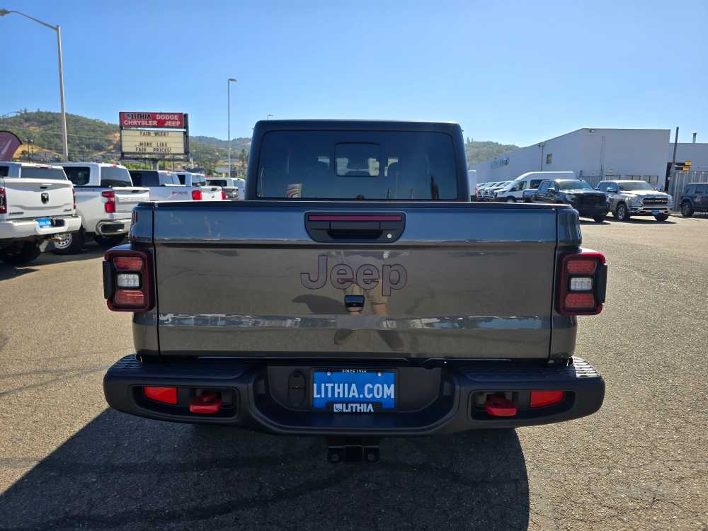 Thumbnail: 2025 Jeep Gladiator - 4