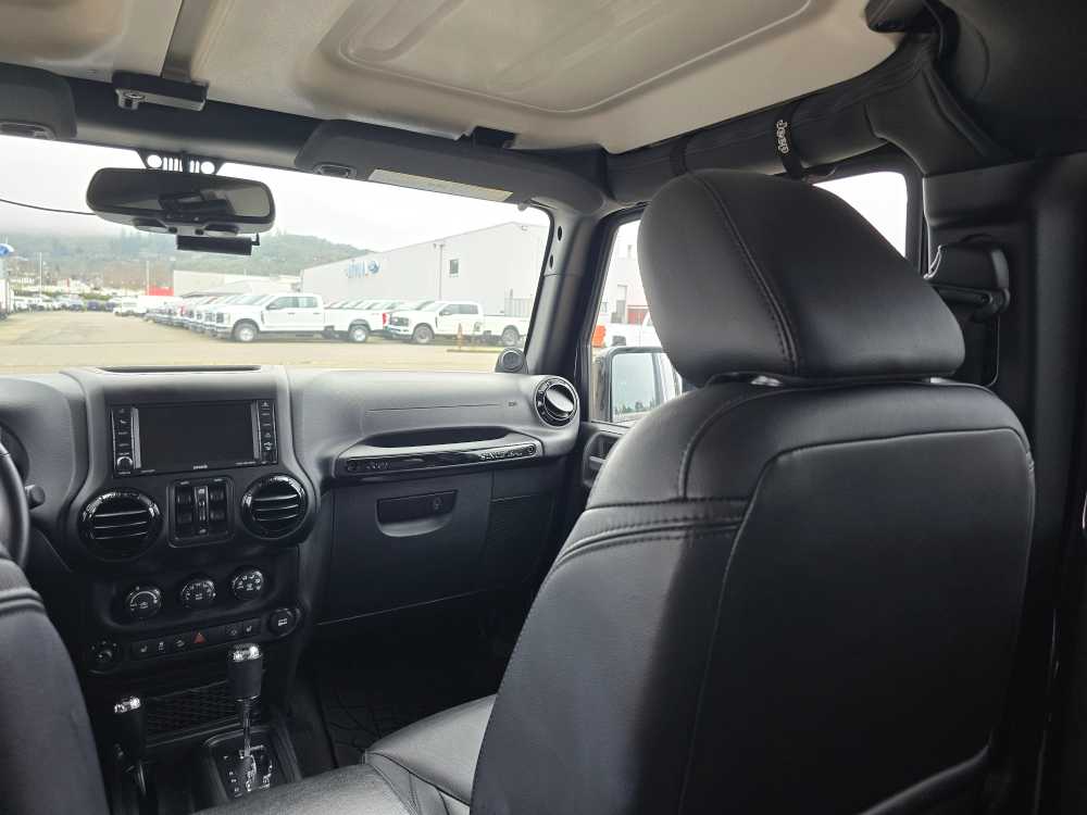 Thumbnail: 2014 Jeep Wrangler - 15