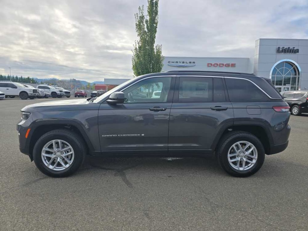 New 2025 Jeep Grand Cherokee Laredo X Sport Utility