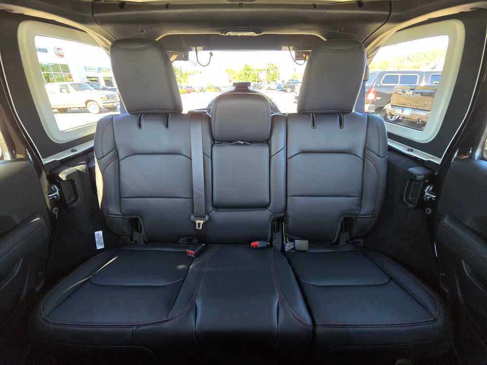 Thumbnail: 2025 Jeep Wrangler - 17