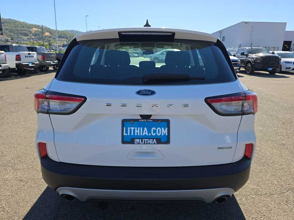 Thumbnail: 2022 Ford Escape - 3