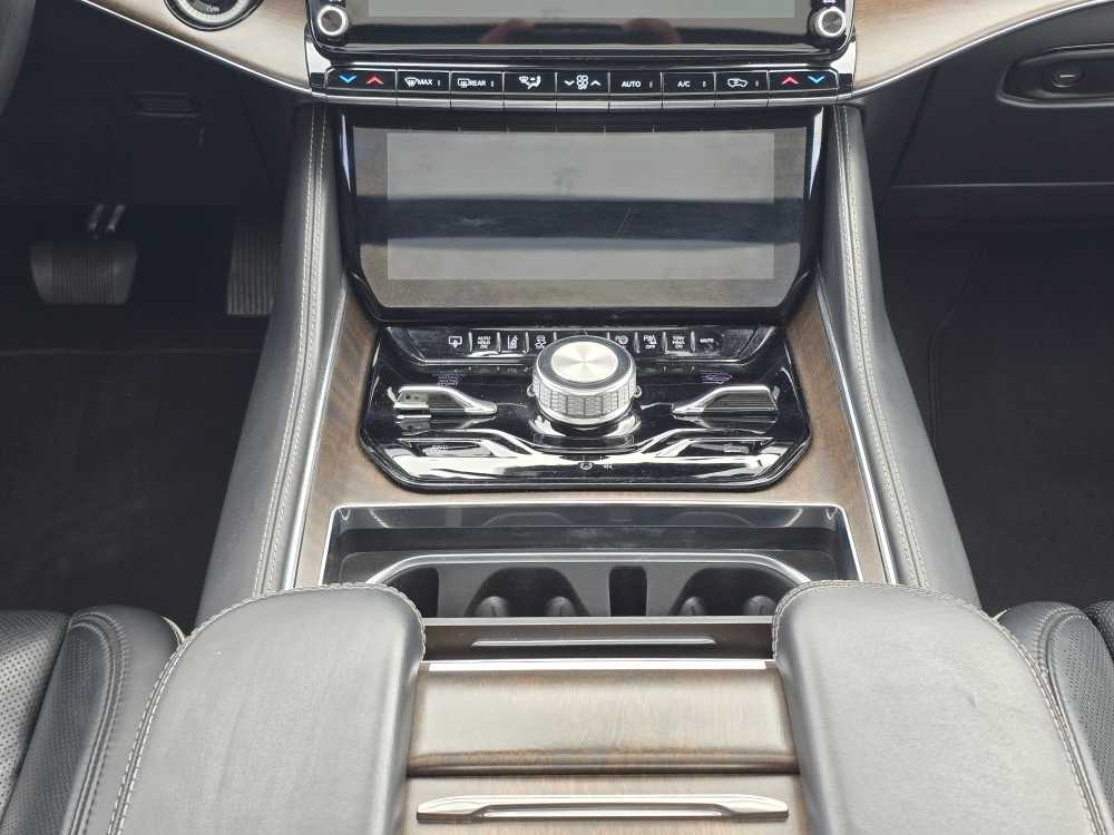 Thumbnail: 2023 Jeep Grand Wagoneer - 13