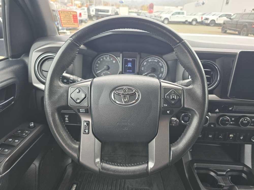 Thumbnail: 2016 Toyota Tacoma - 11