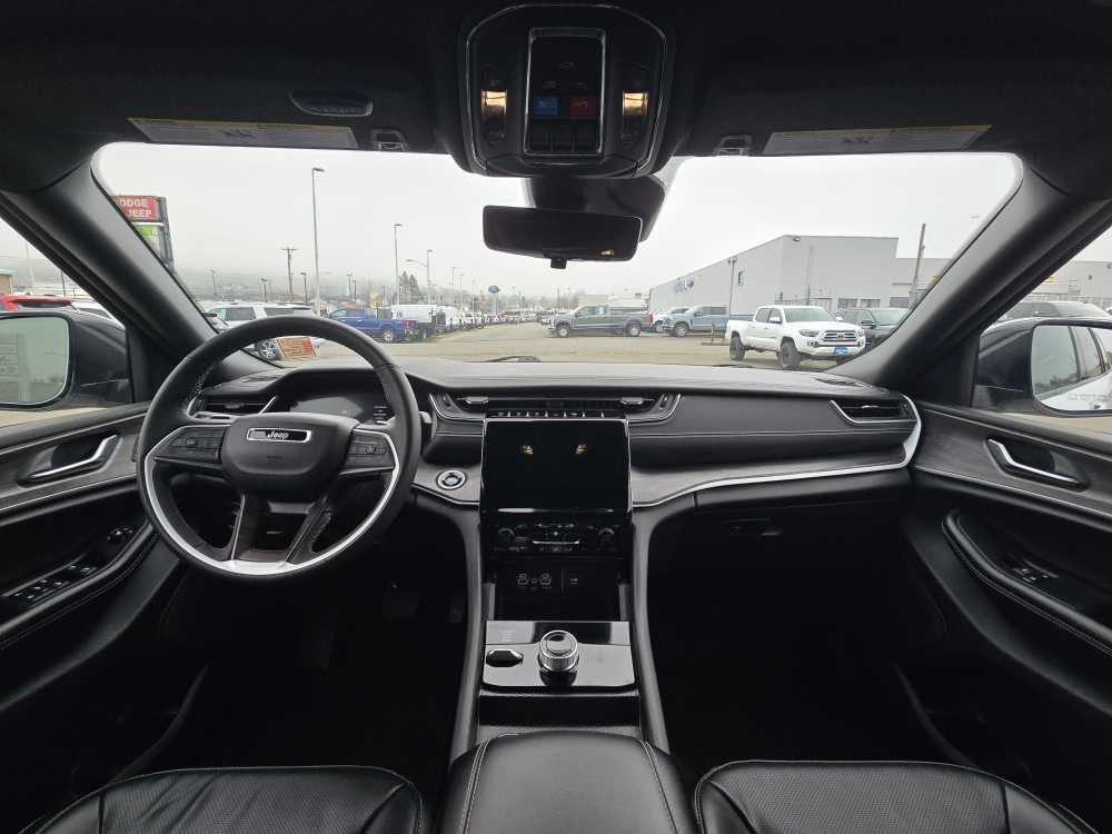 Thumbnail: 2024 Jeep Grand Cherokee L - 15