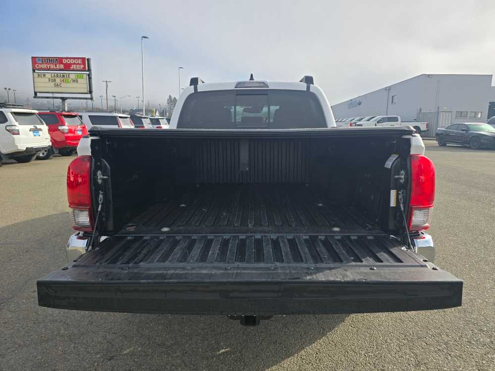 Thumbnail: 2022 Toyota Tacoma - 19