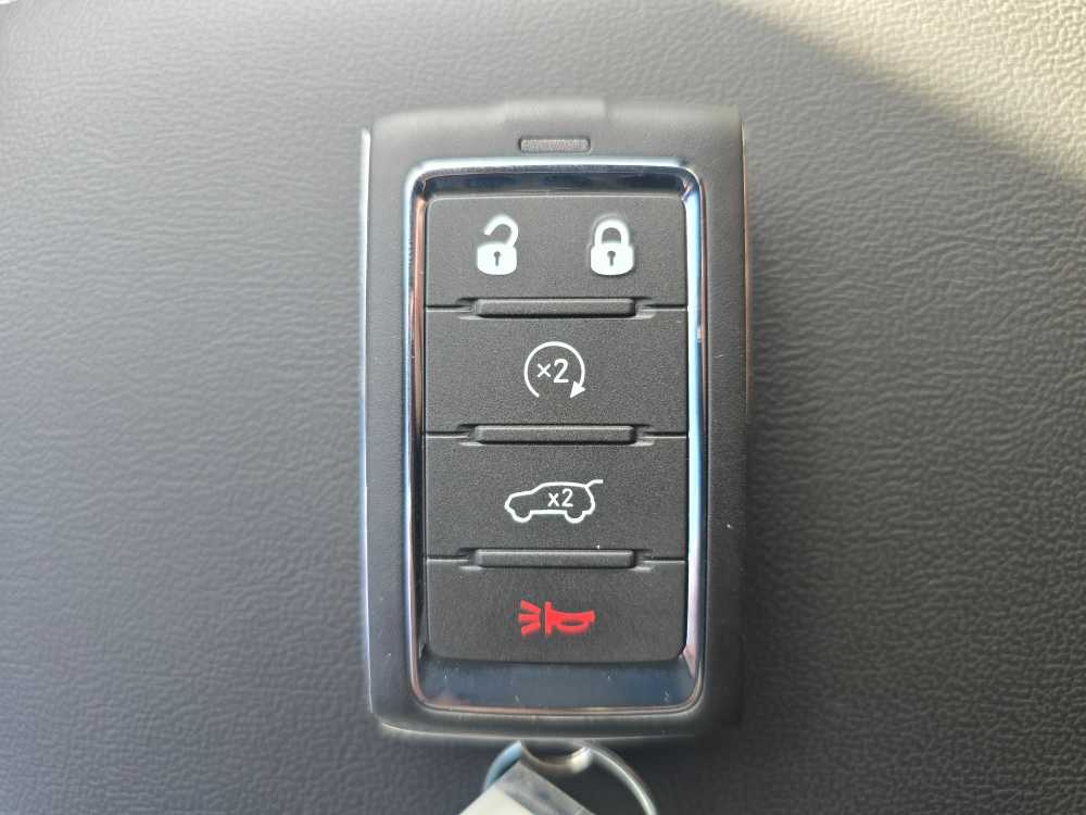 Thumbnail: 2026 Jeep Grand Cherokee - 21