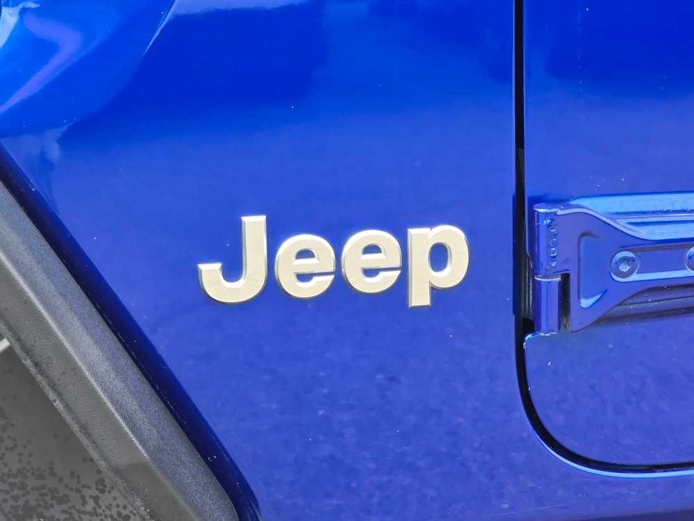 Thumbnail: 2020 Jeep Wrangler - 18