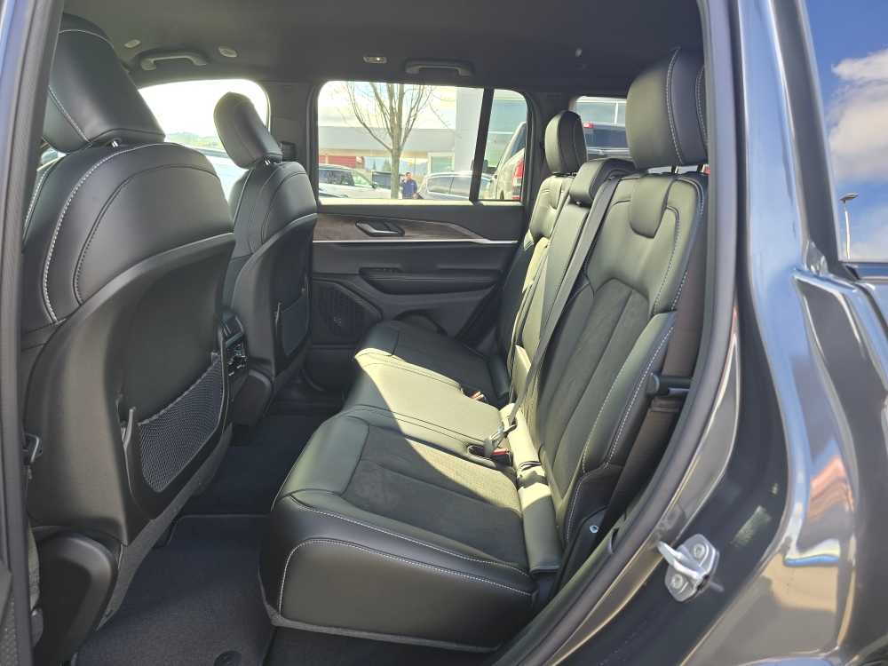 Thumbnail: 2026 Jeep Grand Cherokee - 16