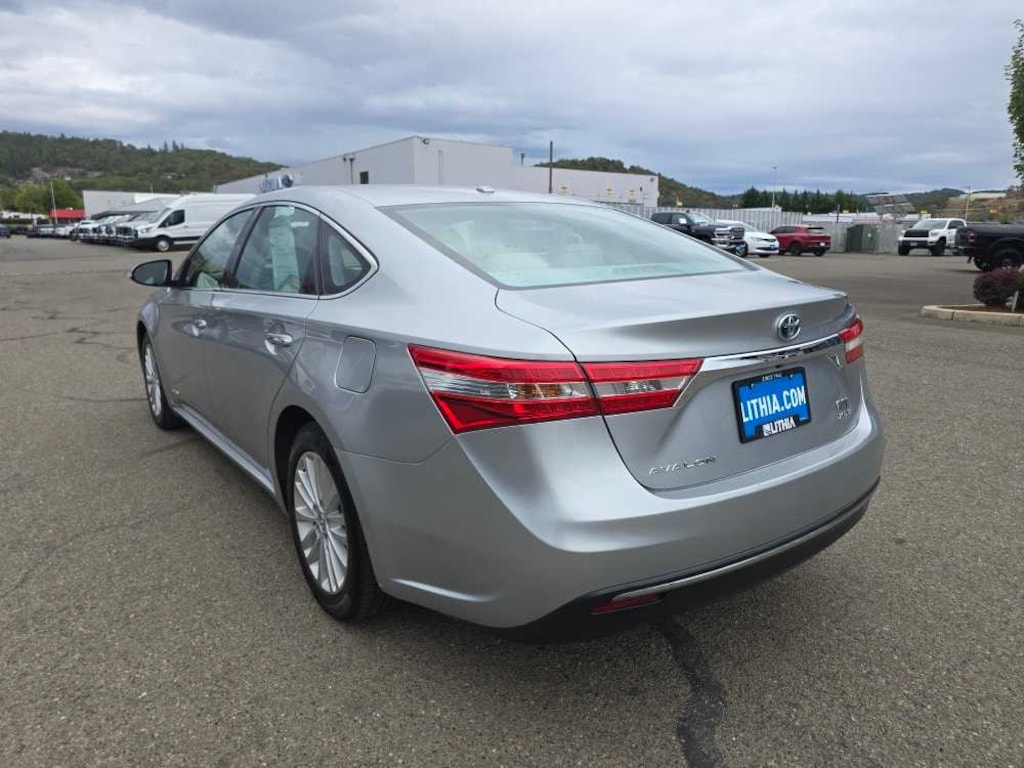 Used 2015 Toyota Avalon Hybrid XLE Premium Sedan