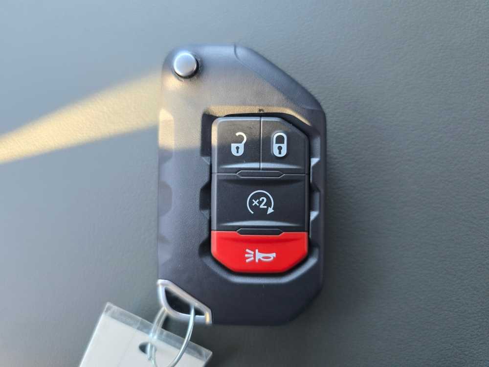 Thumbnail: 2025 Jeep Gladiator - 22