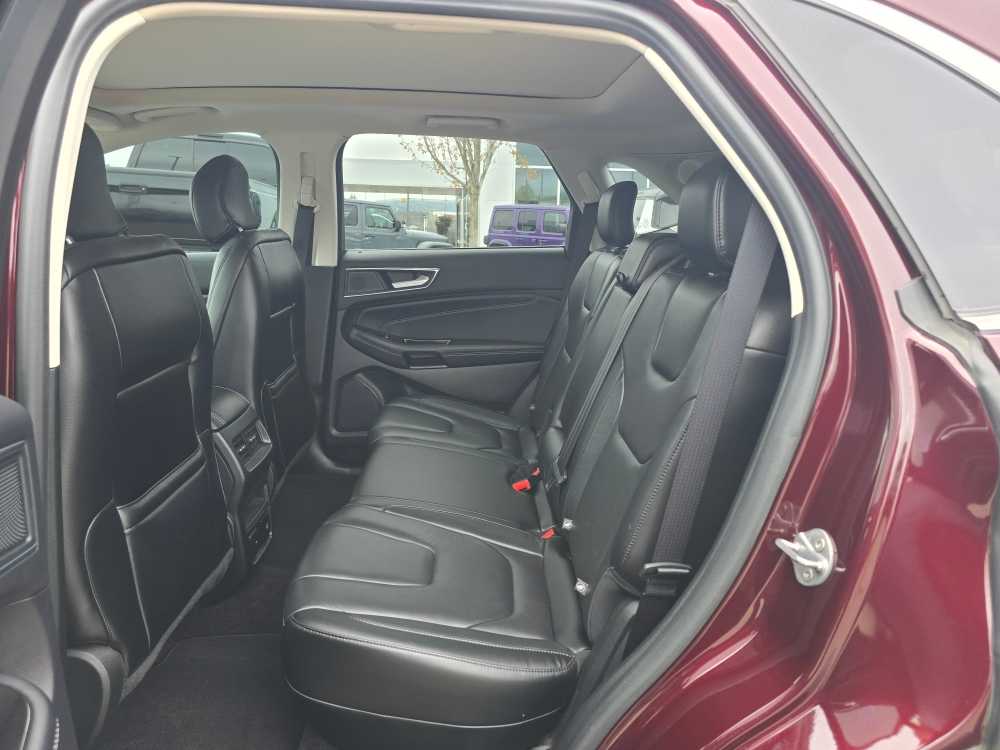 Thumbnail: 2019 Ford Edge - 16