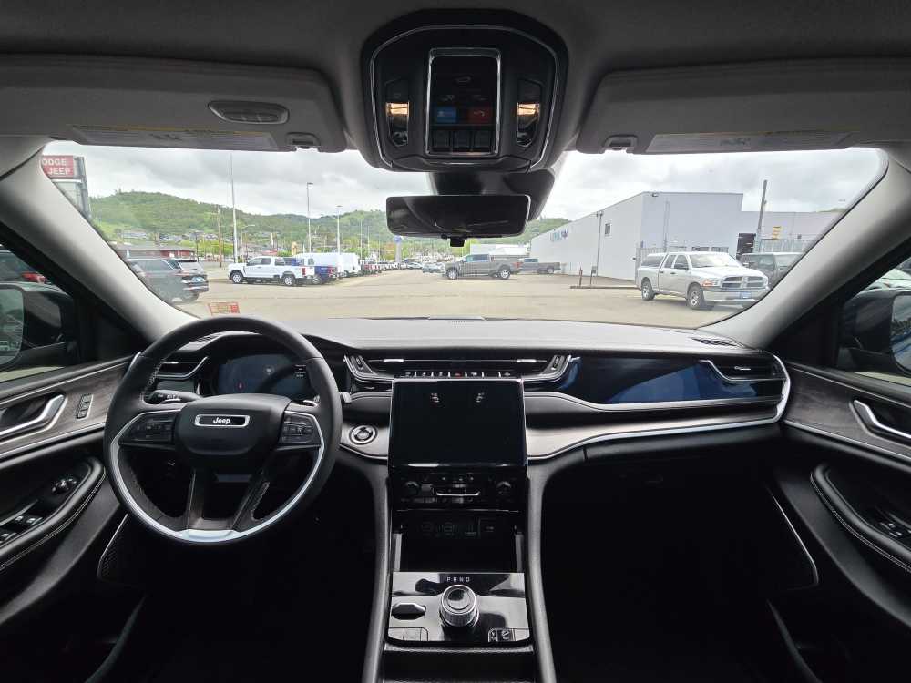 Thumbnail: 2023 Jeep Grand Cherokee - 15