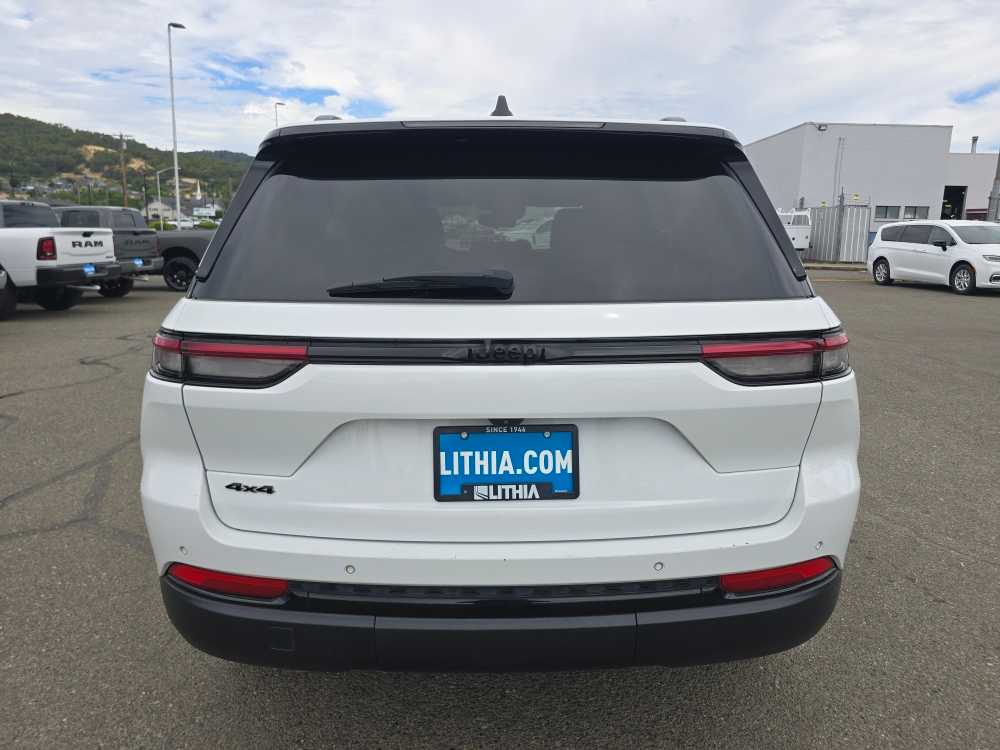 Thumbnail: 2024 Jeep Grand Cherokee - 3
