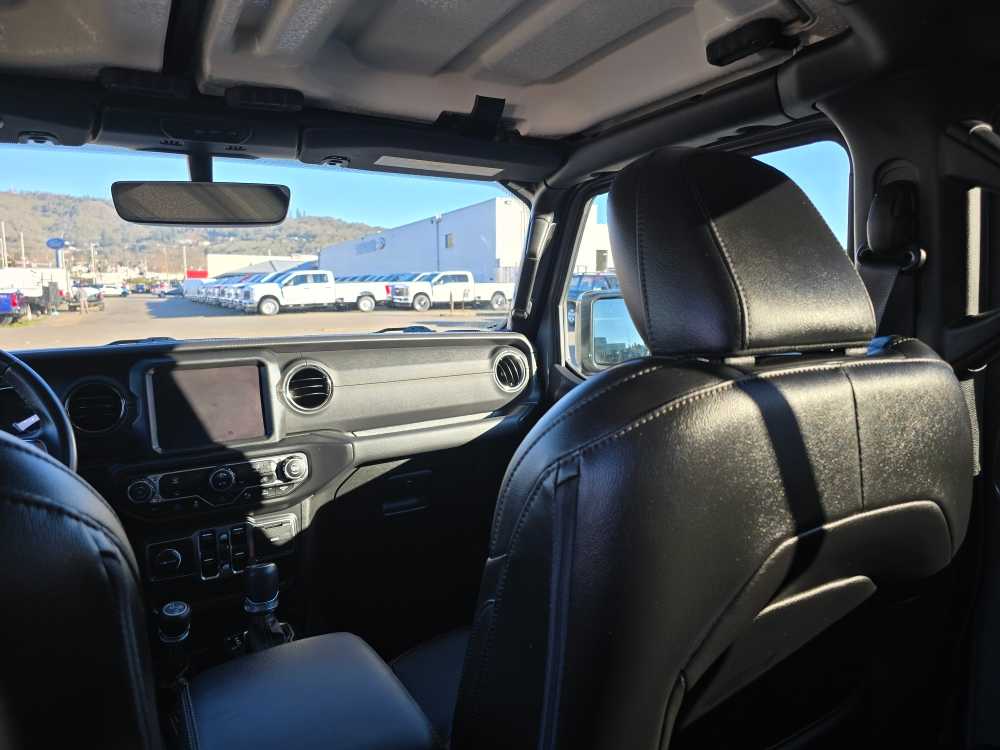 Thumbnail: 2022 Jeep Wrangler - 14