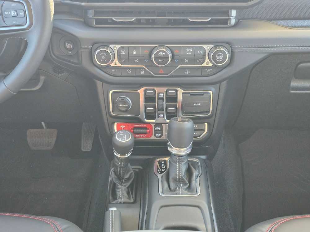 Thumbnail: 2025 Jeep Gladiator - 13