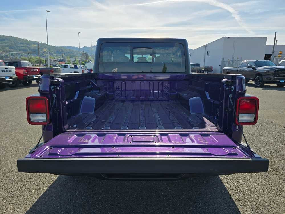 Thumbnail: 2026 Jeep Gladiator - 19