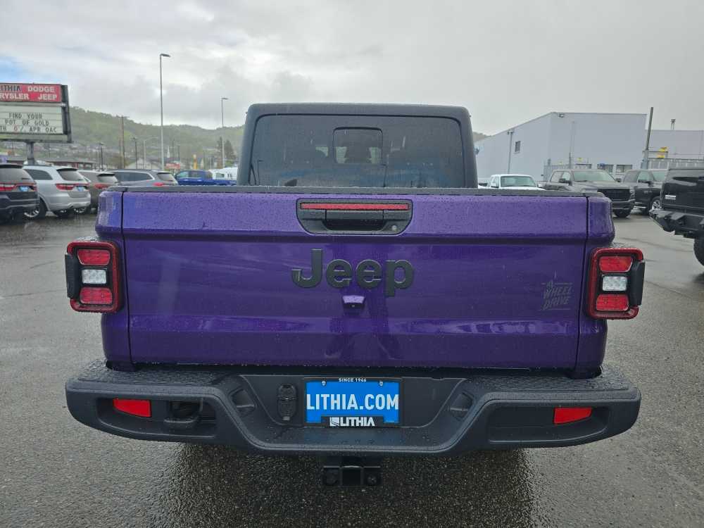 Thumbnail: 2026 Jeep Gladiator - 4