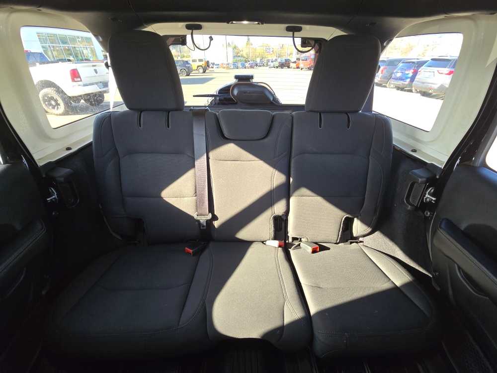 Thumbnail: 2019 Jeep Wrangler - 17