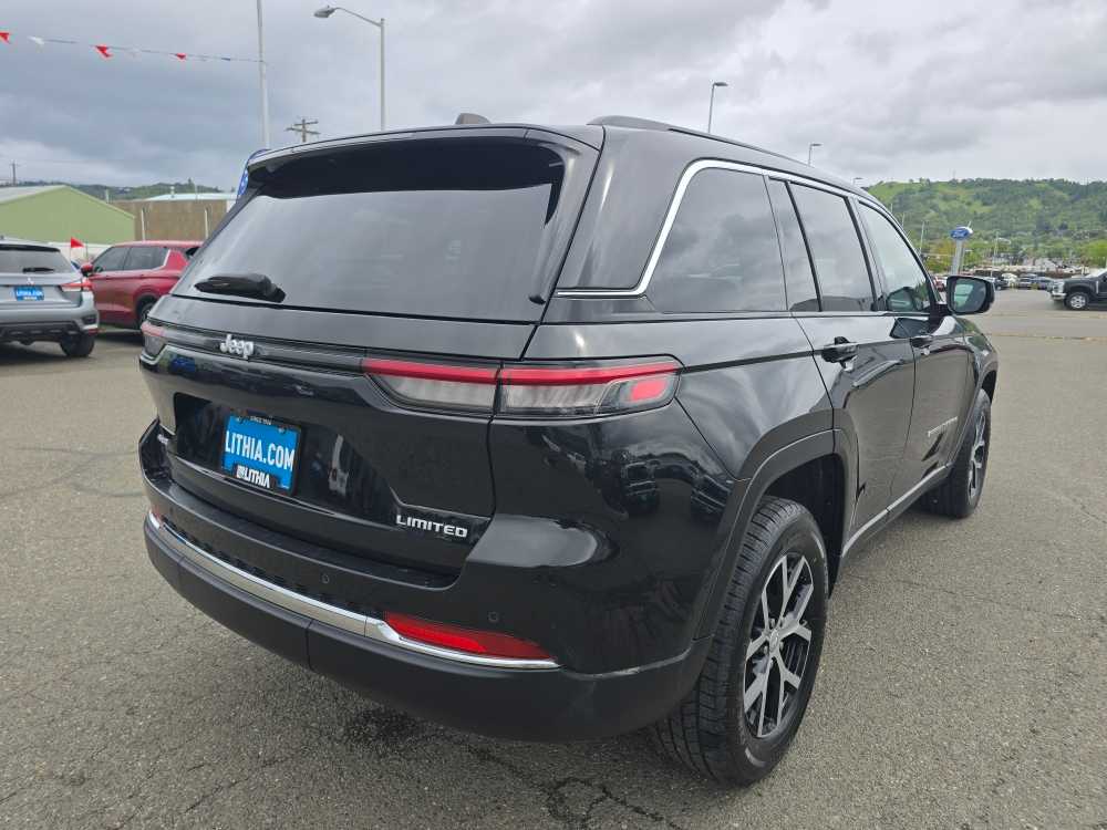 Thumbnail: 2024 Jeep Grand Cherokee - 4