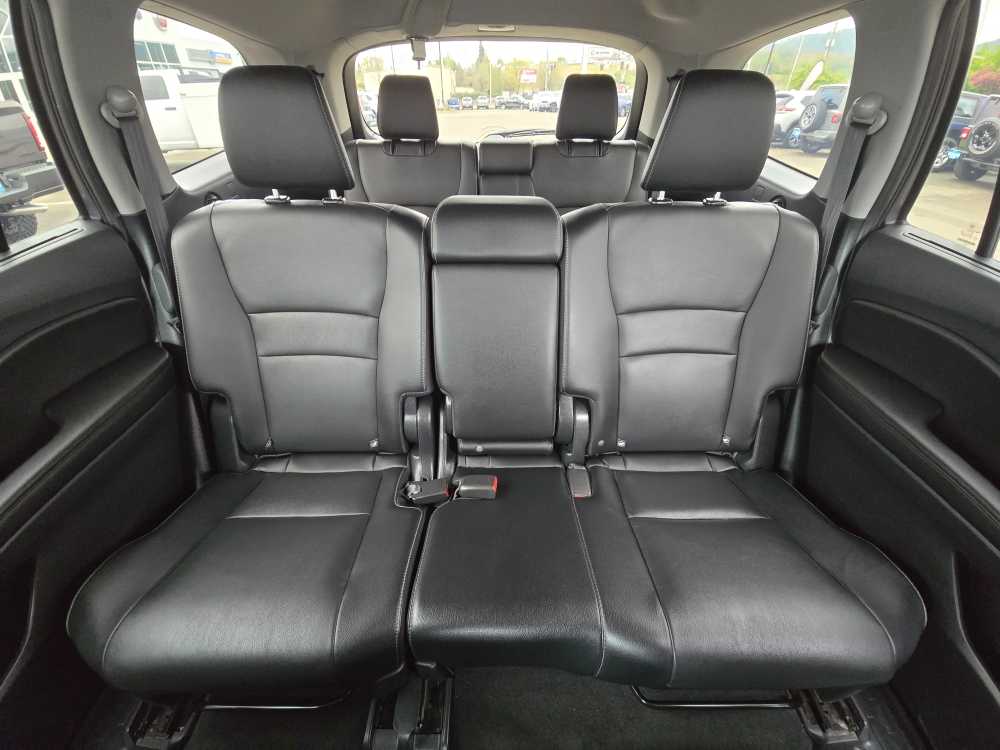2022 Honda Pilot SE - Photo 18