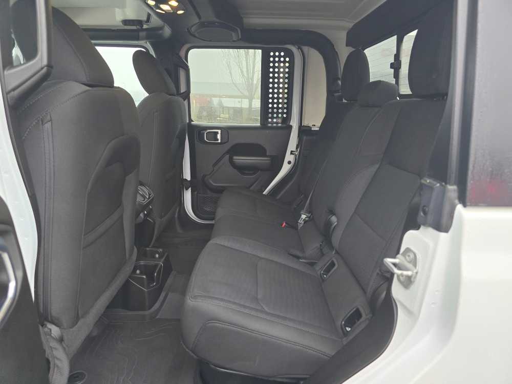 Thumbnail: 2022 Jeep Gladiator - 16