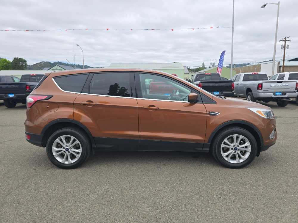 Thumbnail: 2017 Ford Escape - 5