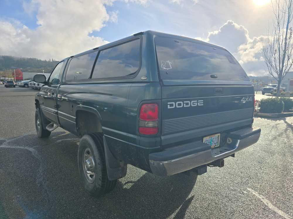 2001 Dodge Ram SLT photo 2