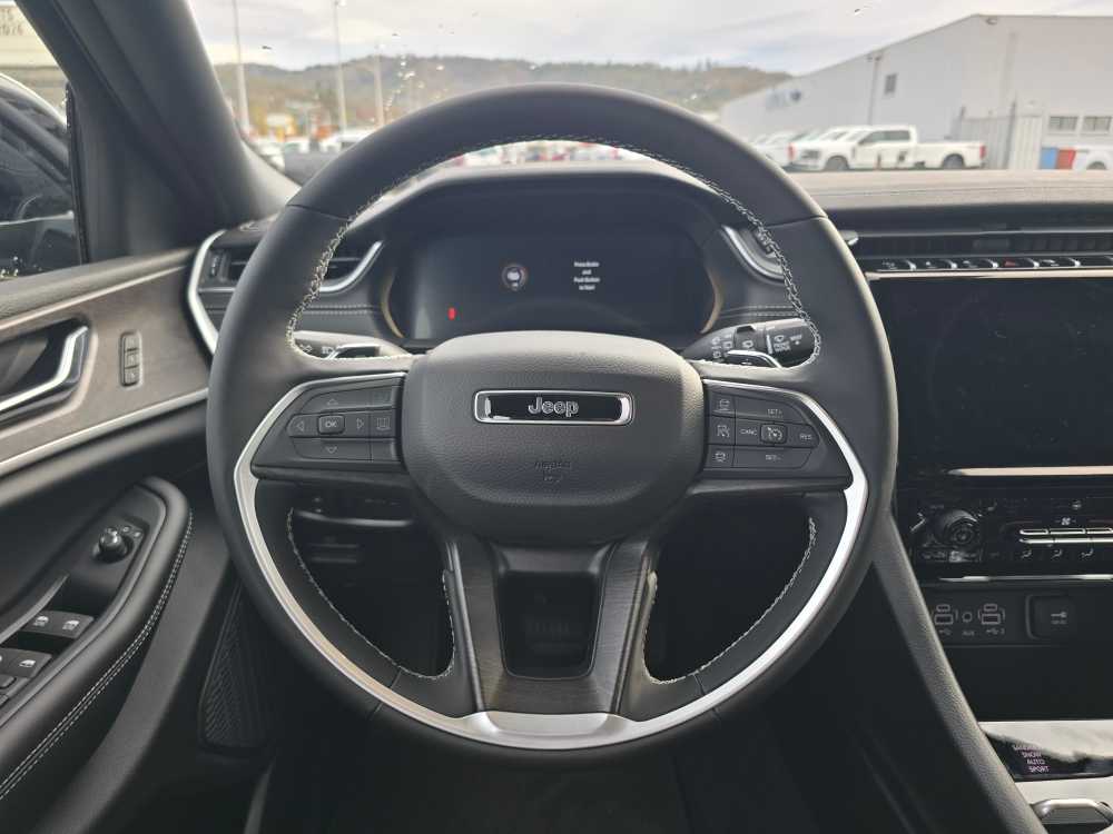 Thumbnail: 2025 Jeep Grand Cherokee - 11